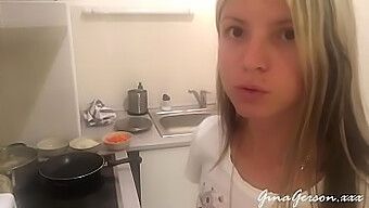 Die Junge Russische Teenagerin Gina Gerson Bereitet Eine Weitere Ladung Borch Vor