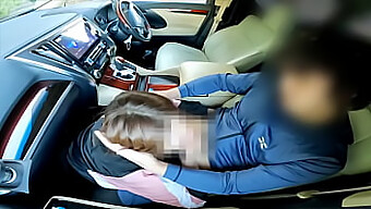 Isteri Amatur Berselingkuh Dengan Lelaki Dalam Kereta Selepas Meninggalkan Suaminya Di Gim