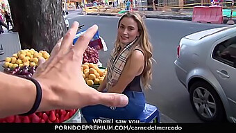 Incontro Bollente Con Una Seducente Latina Sul Mercato