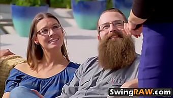 Parejas Swingers Exploran A Su Pareja Intercambiando Pareja En Un Reality Show