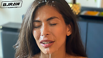 Zakar Besar Heather Vahn Memberikan Blowjob Deepthroat