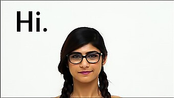 Fedezze fel Mia Khalifa tónusos és hibátlan arab testének intim részleteit